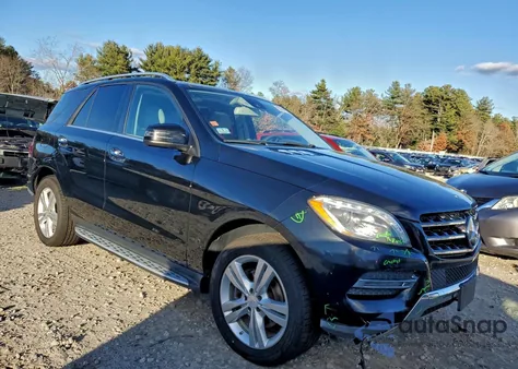 2015 Mercedes-Benz Ml 350 4Matic z USA, uszkodzony, nr VIN 4JGDA5HB2FA596454
